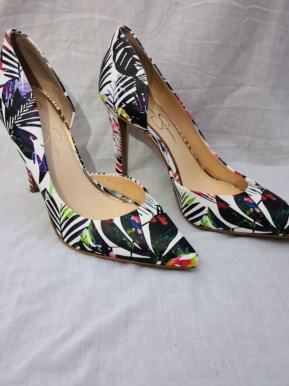 Jessica Simpson Tropical Print Pointed Toe Pumps - White Multicolor - Picture 2 of 7